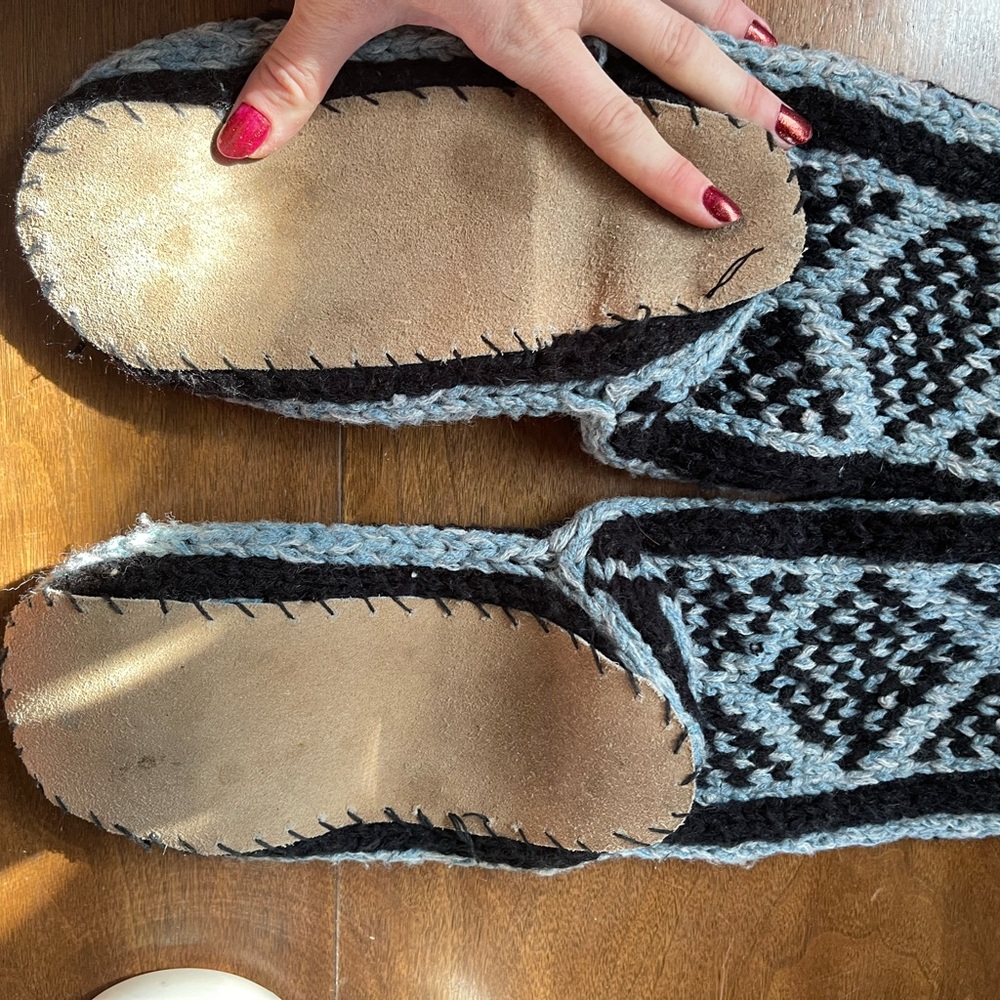 Muk luk  slippers blue black mukluk